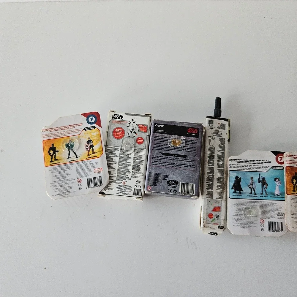 Star Wars Mini Brands Disney Zuru LOT OF 8 Figures C-3P0 Thor Black Panther Leia